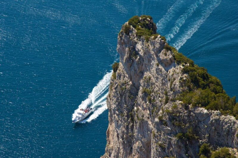 capri-guided-island-highlights-boat-tour