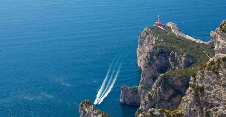 capri-guided-island-highlights-boat-tour