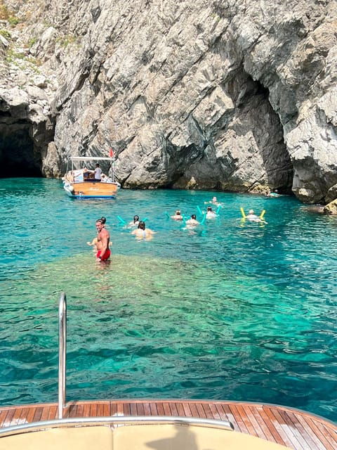 capri-in-a-day-all-inclusive-boat-tour-with-city-visit