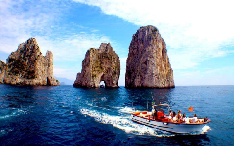 capri-island-boat-tour-with-blue-grotto-stop