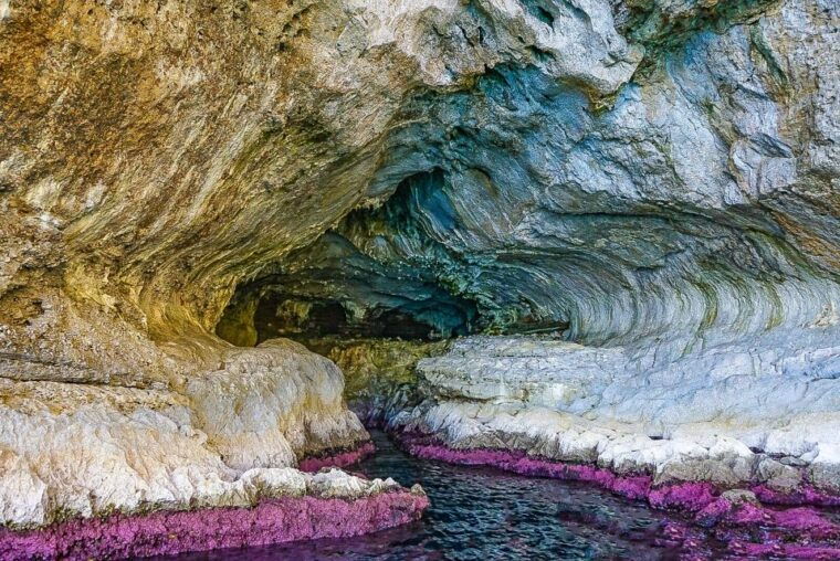 capri-island-boat-tour-with-blue-grotto-stop
