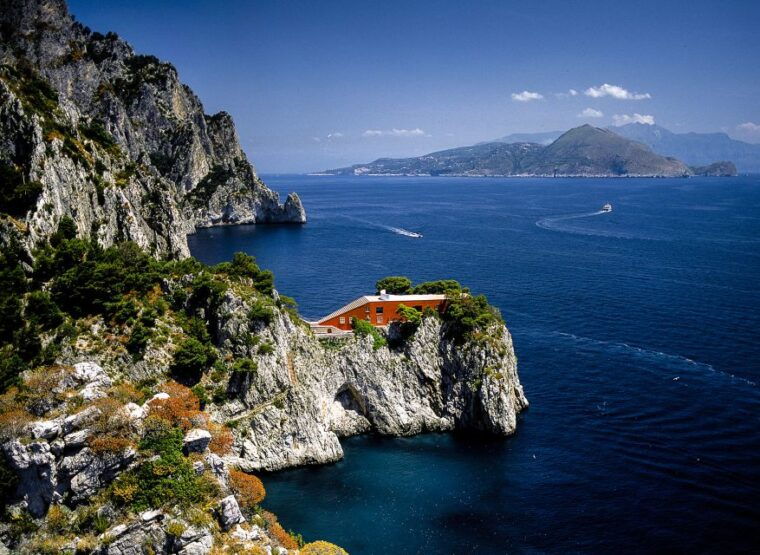 capri-island-boat-tour-with-blue-grotto-stop