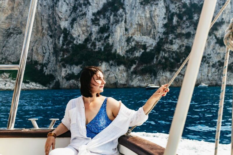 capri-island-boat-trip-with-grottos