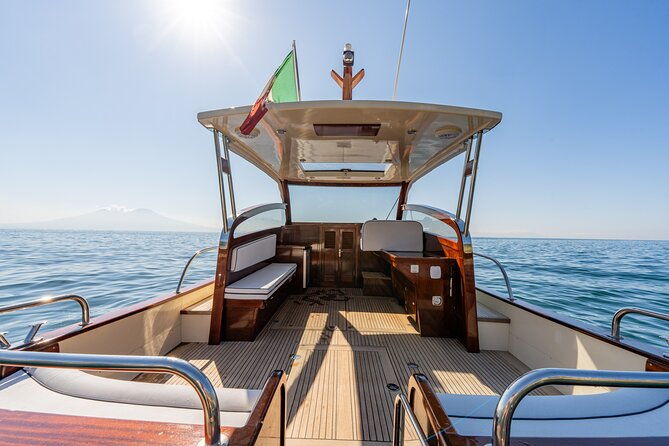 capri-island-in-private-luxury-40-feet-speedboat-from-sorrento-positano-amalfi-ravello