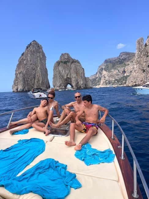 Capri Island Private Boat Tour - Premium 28ft Boat - The Sum Up