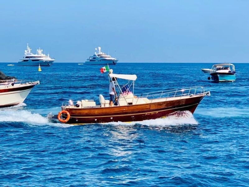 capri-island-private-comfortable-boat-tour