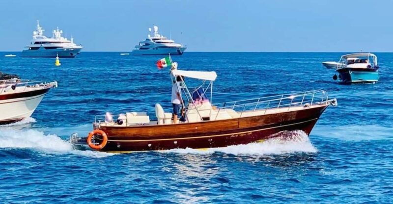 capri-island-private-comfortable-boat-tour
