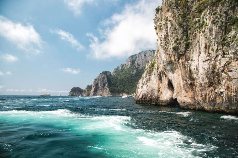 capri-island-sightseeing-tour-with-blue-grotto-stop