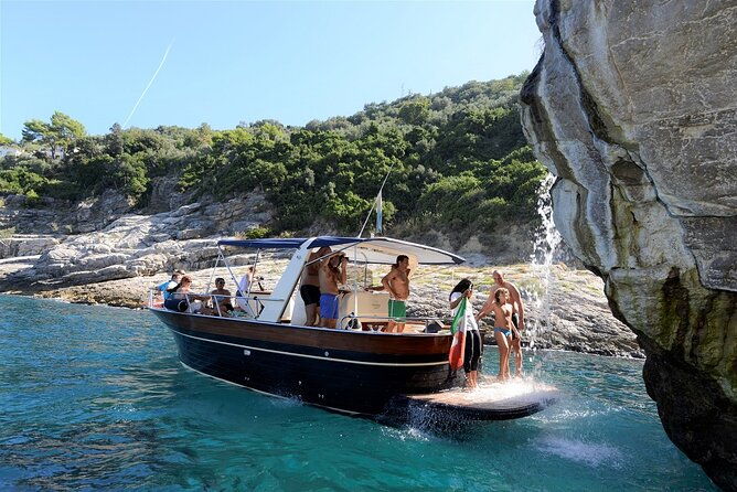 capri-island-small-group-boat-tour-from-naples