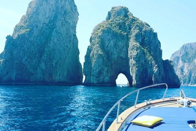 capri-island-stress-free-tour-by-private-boat-from-naples-or-sorrento