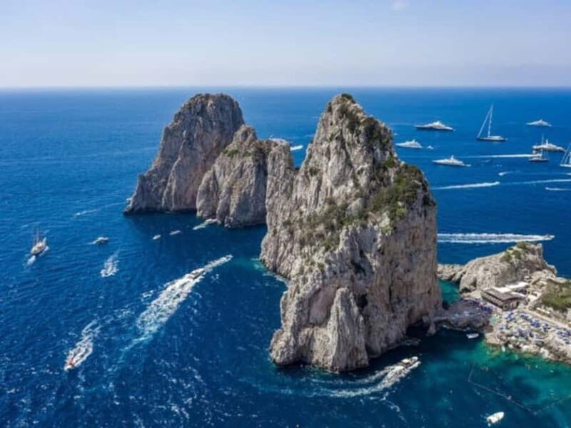 Capri: naviga verso la Grotta Azzurra e ammira la costa - Capri: Naviga verso la Grotta Azzurra e ammira la costa
