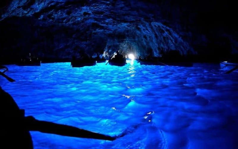 Capri: naviga verso la Grotta Azzurra e ammira la costa - The Experience: What Makes It Stand Out