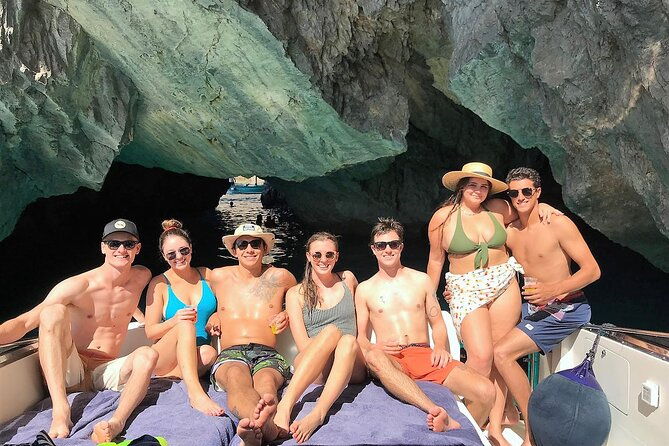 capri-nerano-bay-private-yacht-tour