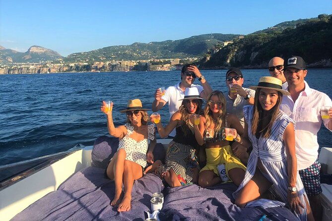 capri-nerano-bay-private-yacht-tour