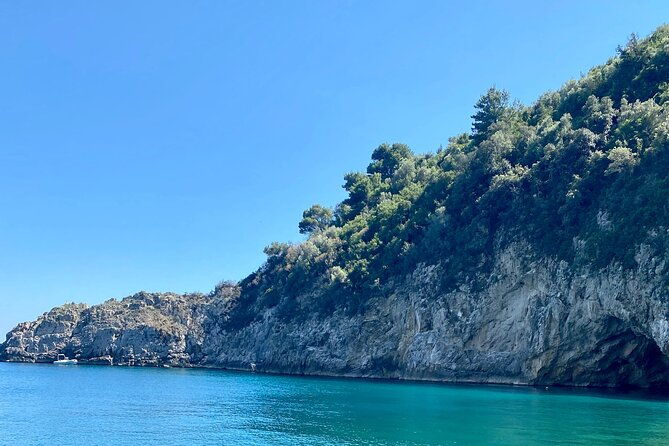 capri-nerano-bay-private-yacht-tour