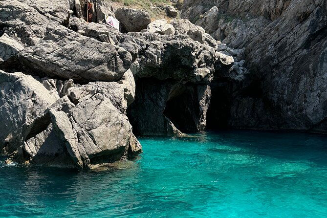 capri-positano-and-amalfi-ischia-private-boat-tour-from-sorrento