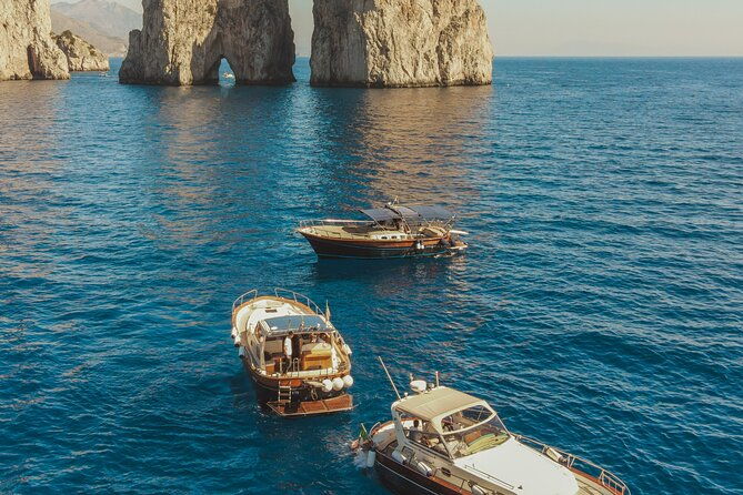 capri-premium-boat-tour-max-8-people-from-sorrento