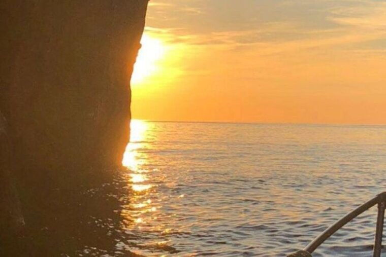 capri-private-boat-tour-at-sunset-from-capri-2-hours