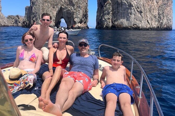 capri-private-boat-tour-from-sorrento-gozzo-25ft-fratelli-aprea-4