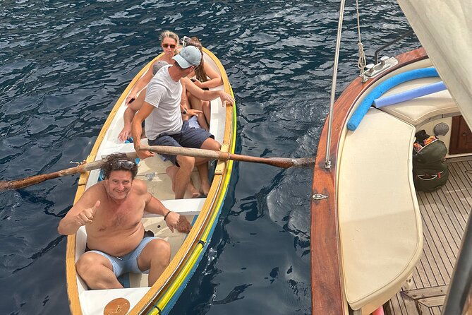capri-private-boat-tour-from-sorrento-gozzo-25ft-fratelli-aprea-4