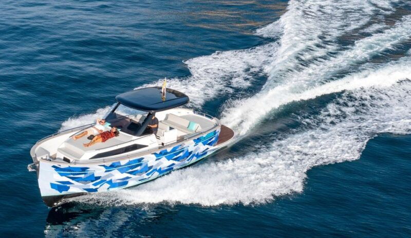 capri-private-boat-tour-from-sorrento-on-gozzo-35