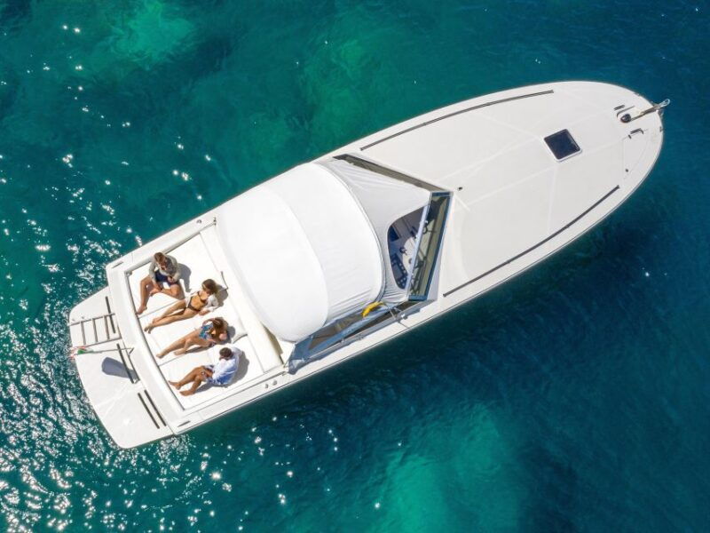 capri-private-boat-tour-from-sorrento-on-tornado-38