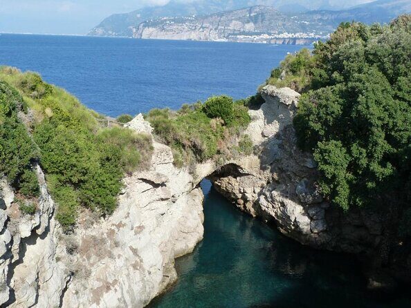 Capri Private Boat Tour with Limoncello tasting - Discover the Charm of the Capri Private Boat Tour with Limoncello Tasting