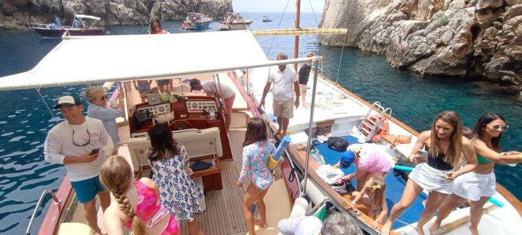 capri-private-boat-tour-with-skipper