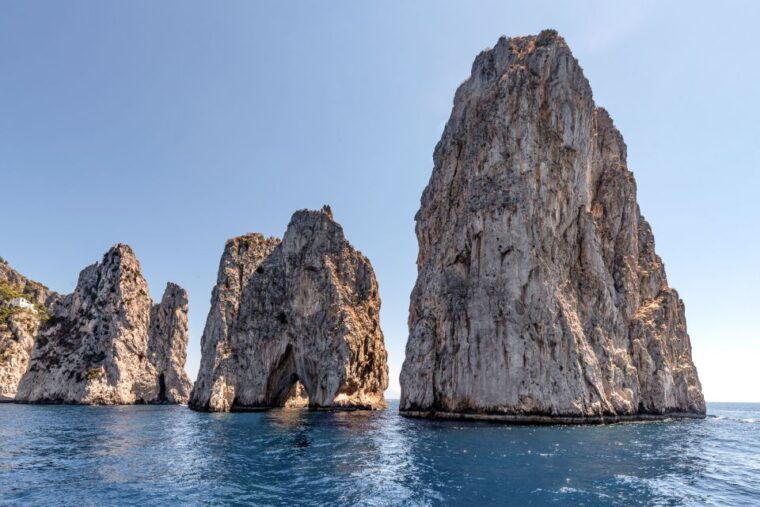capri-private-island-boat-tour-for-couples