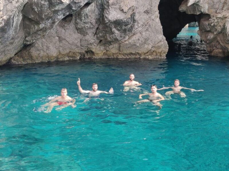 capri-private-tour-in-a-typical-boat