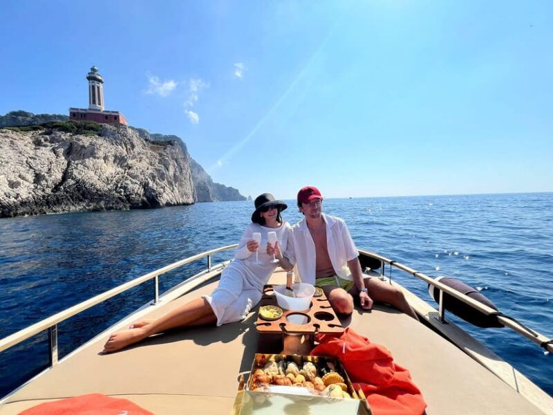 capri-secret-corners-boat-tour-with-local-skipper
