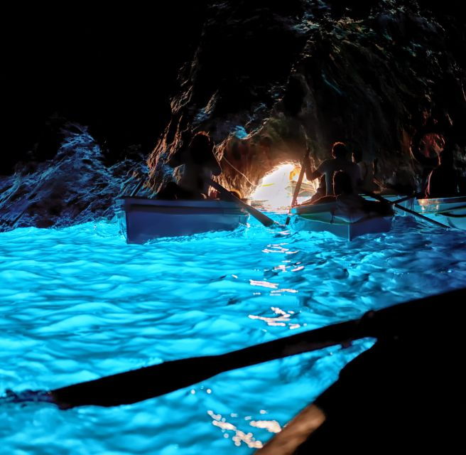 capri-secret-corners-boat-tour-with-local-skipper