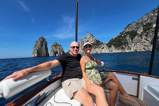 capri-secret-corners-by-private-boat-with-local-skipper-2