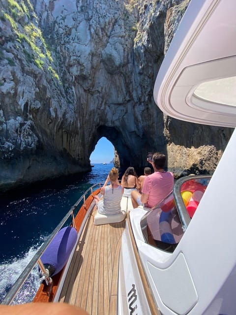 capri-secret-corners-by-private-boat-with-local-skipper-3