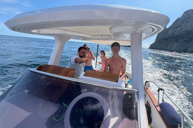 capri-secret-corners-by-private-boat-with-local-skipper