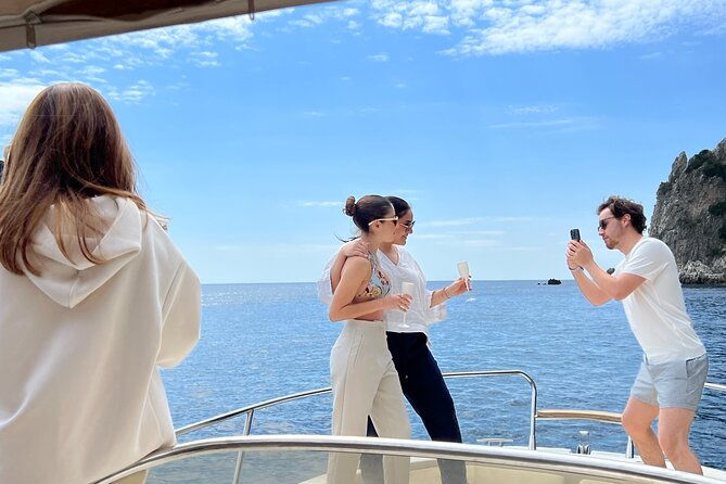 capri-secret-corners-semi-private-boat-tour-with-local-captain