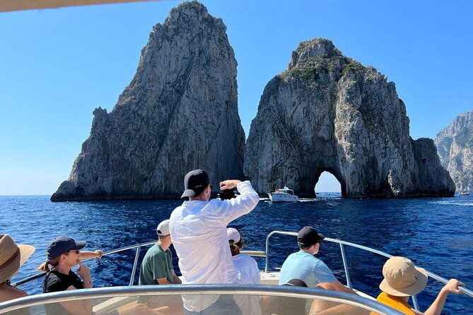 capri-secret-corners-semi-private-boat-tour-with-local-captain