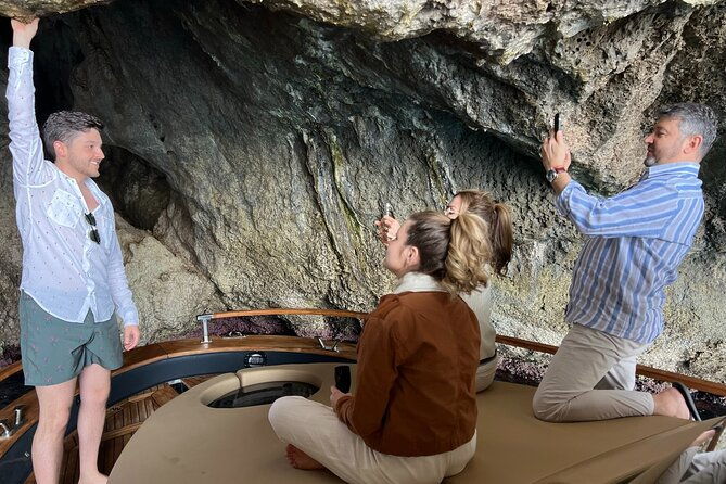 capri-secret-corners-semi-private-boat-tour-with-local-captain