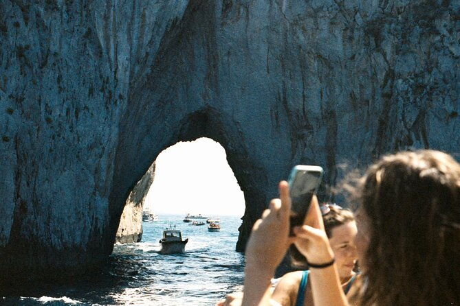 capri-small-group-blue-grotto-from-sorrento