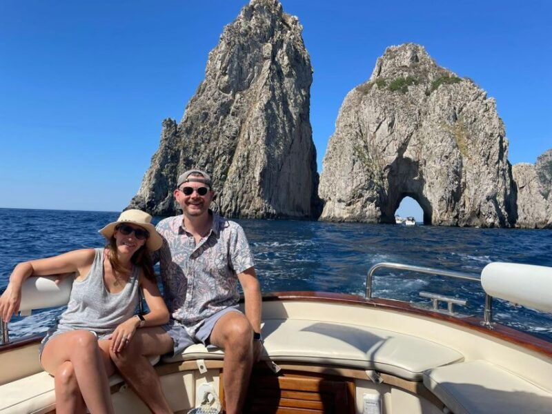 capri-tour-with-the-iconic-gozzo-sorrentino