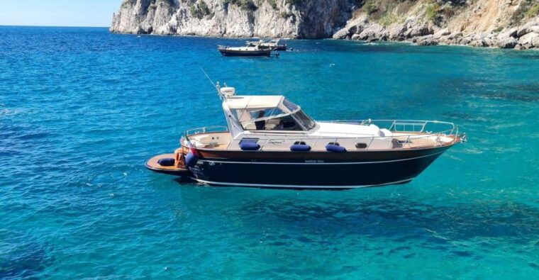 capripositano-private-boat-day-tour-from-sorrento