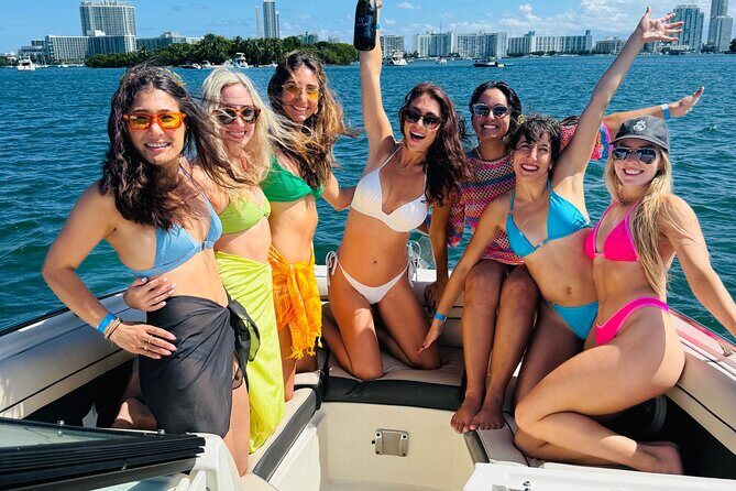 Captained Miami Private Party and Swimming with Champagne!!! - Captained Miami Private Party and Swimming with Champagne!!! Review