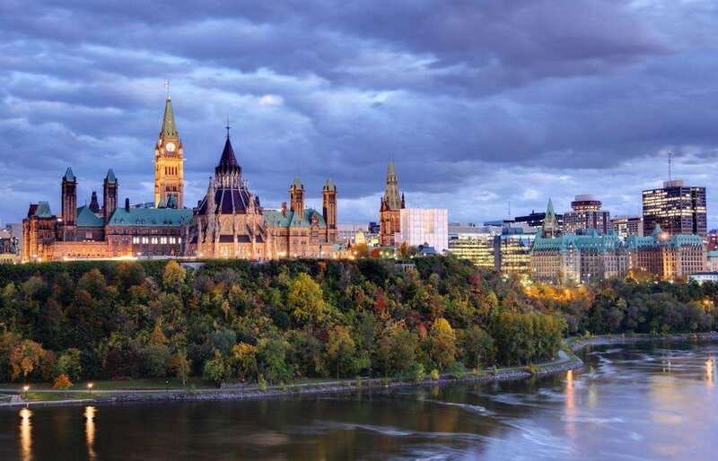captivating-ottawa-walk-historic-and-cultural-highlights
