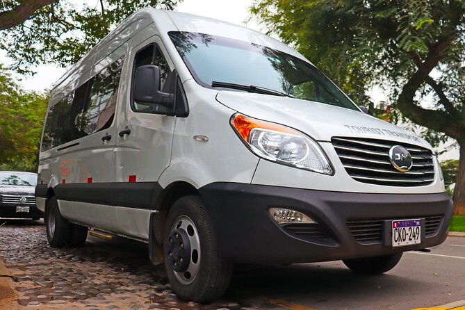 car-rental-with-professional-driver-for-8-hours-in-lima