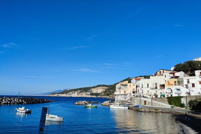 car-tour-off-the-beaten-track-admiring-capri-and-positano-from-above