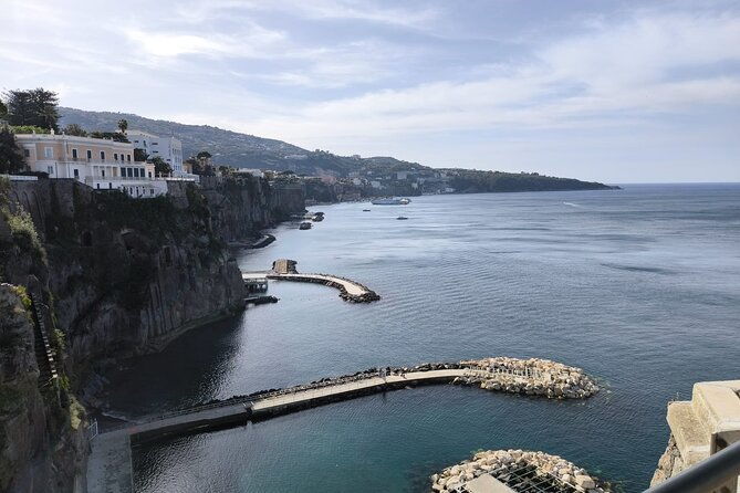 car-tour-off-the-beaten-track-admiring-capri-and-positano-from-above