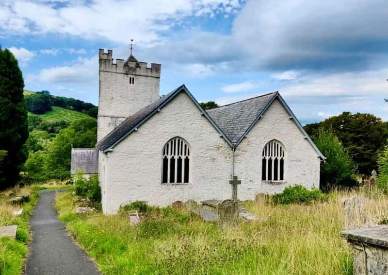 Cardiff: Waterfalls, Mountains & Castles Day Tour - Discovering Wales’s Historic and Charming Towns