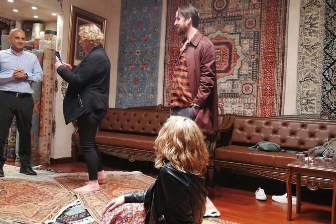 carpet-shopping-adventure-at-istanbul-historic-carvansarai