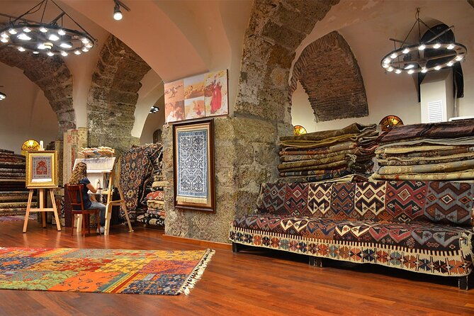carpet-shopping-adventure-at-istanbul-historic-carvansarai