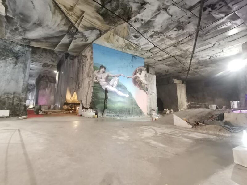 carrara-marble-day-tour-enjoy-fun-music-and-food-tasting